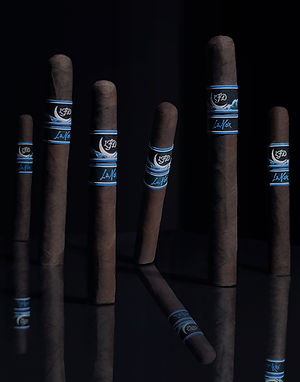 La Flor Dominicana La Nox Toro